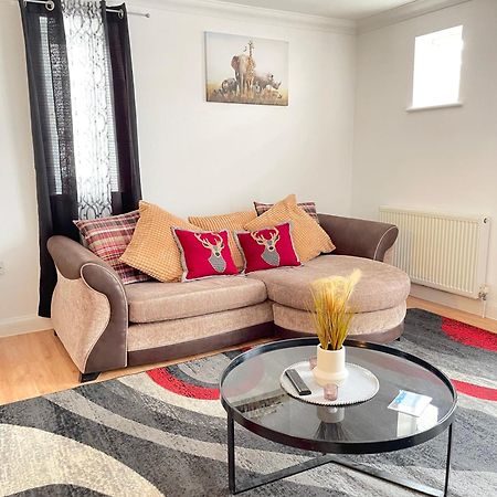 Eldridge Court Apartment Dagenham Bagian luar foto