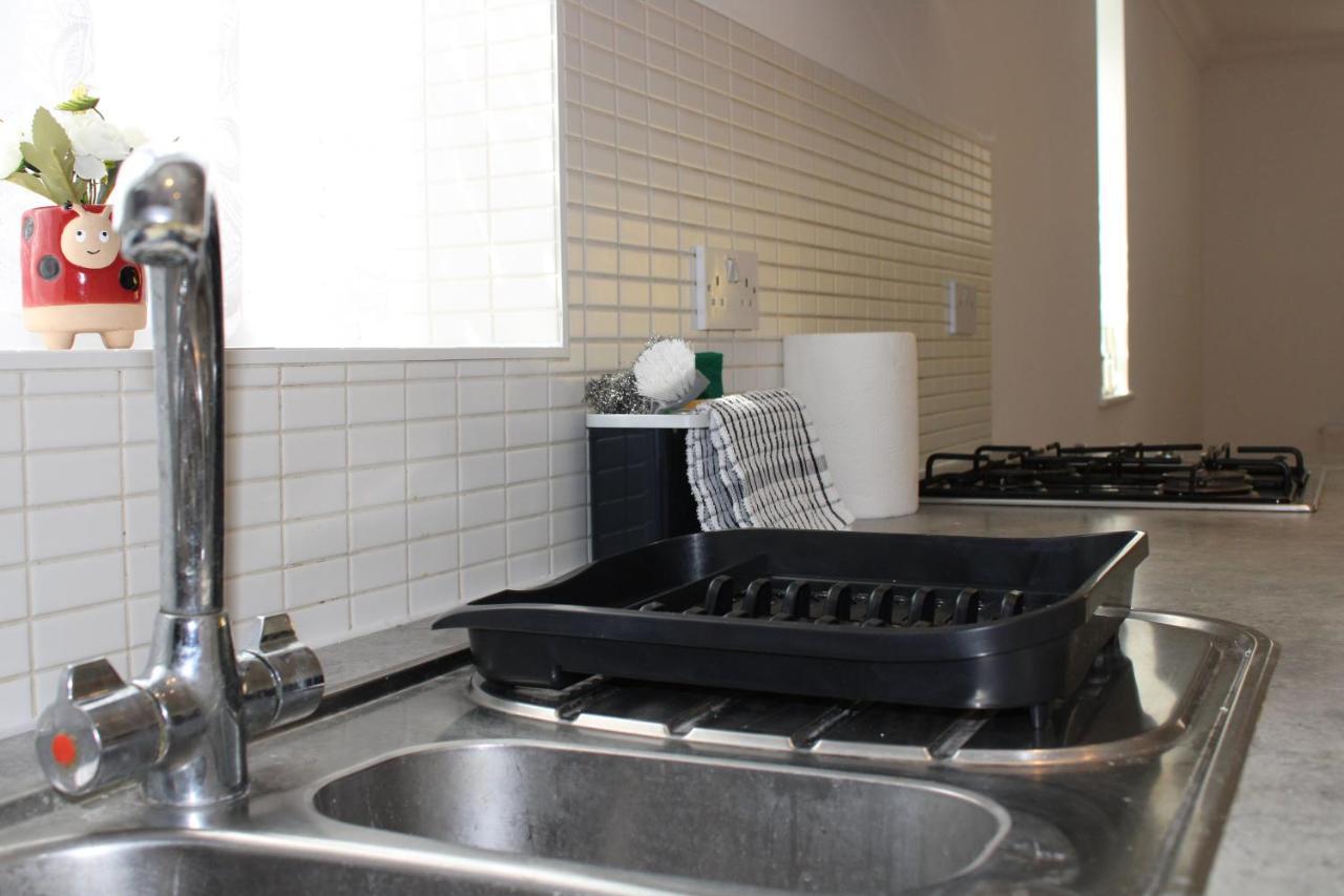 Eldridge Court Apartment Dagenham Bagian luar foto